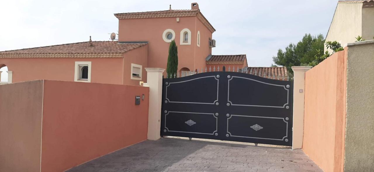 Les Collines D'Ugernum Bed & Breakfast Beaucaire  Dış mekan fotoğraf