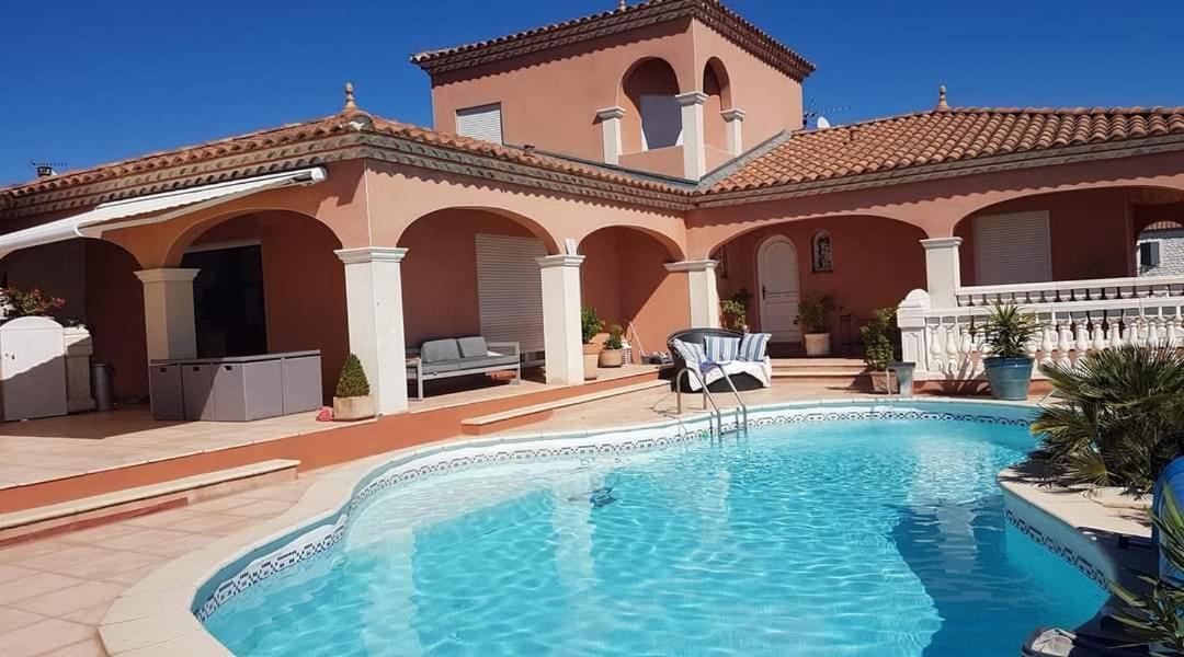 Les Collines D'Ugernum Bed & Breakfast Beaucaire  Dış mekan fotoğraf