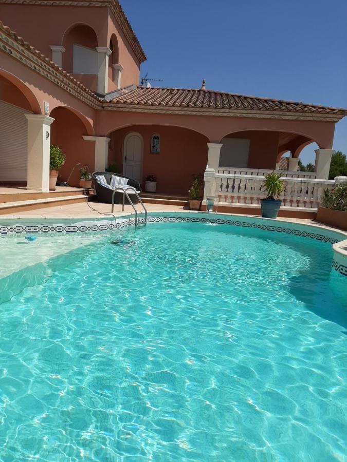 Les Collines D'Ugernum Bed & Breakfast Beaucaire  Dış mekan fotoğraf